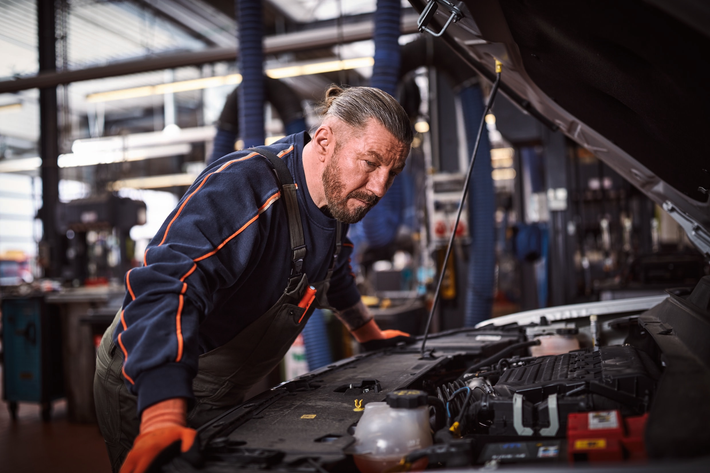 BERNER Branchenbarometer: Volle Auftragsbücher sorgen für gute Laune in der  Kfz-Werkstatt