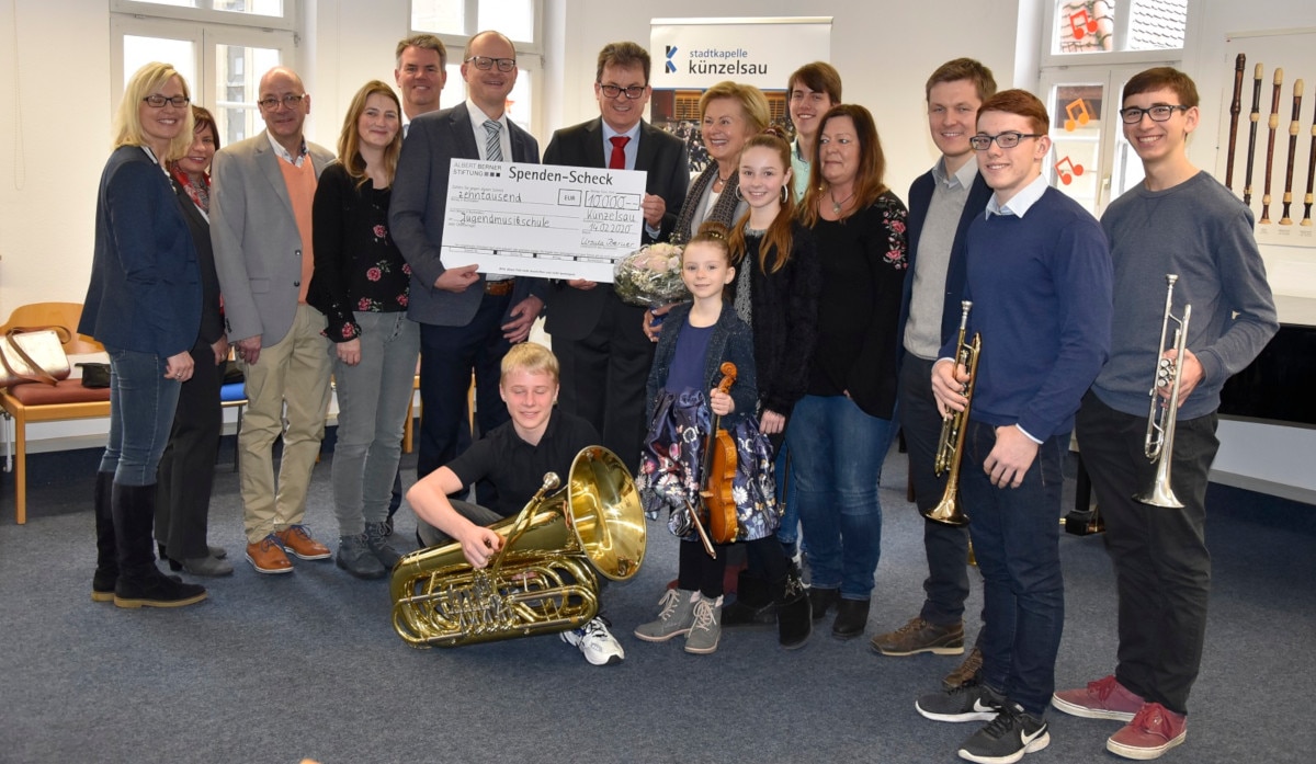 10.000 Euro für das Projekt „Klassenmusizieren“